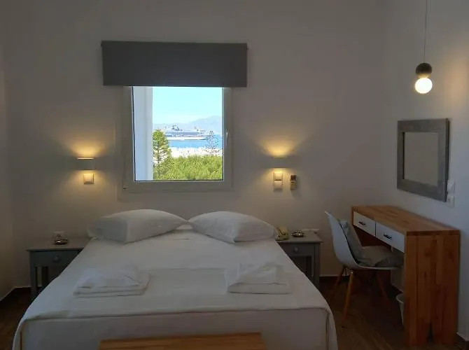 Ξενοδοχείο Maria Elena - *