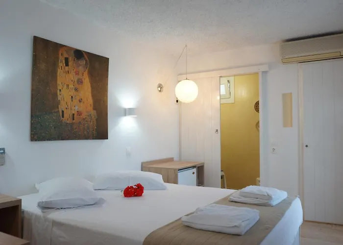 Maria Elena - * Mykonos Town