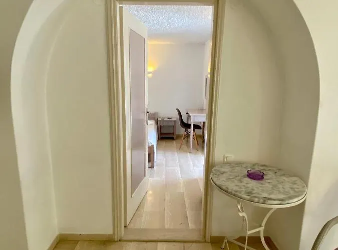 Maria Elena - Mykonos Town